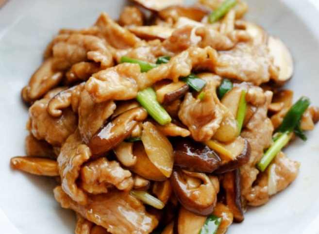 Pork Mixed with Mixed Mushrooms 