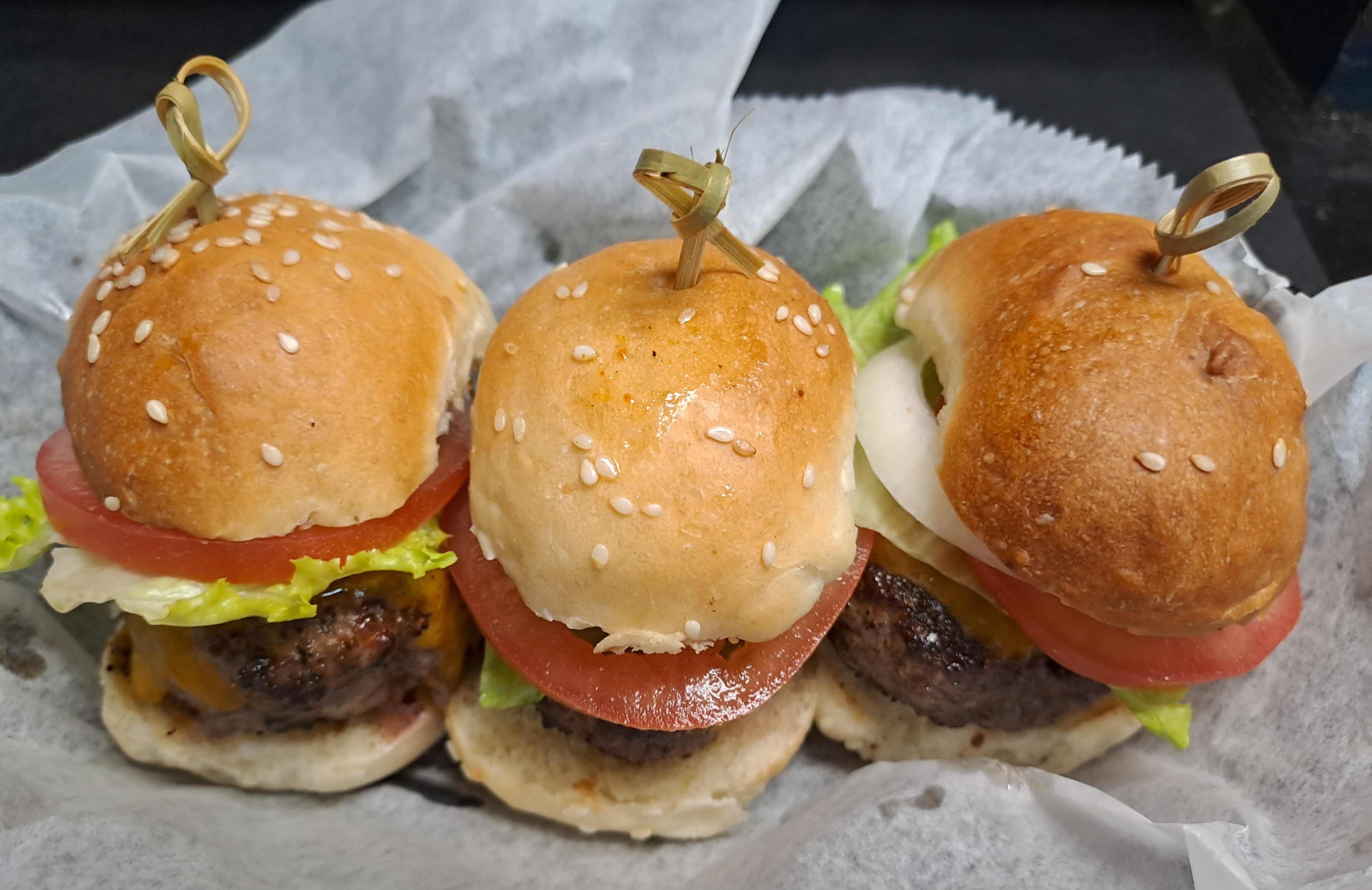 Lone Star Classic Cheeseburger Sliders (3)