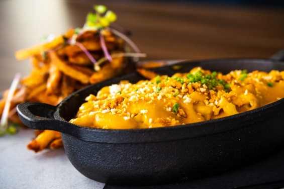 BAKED MAC + CHEEZ MAIN