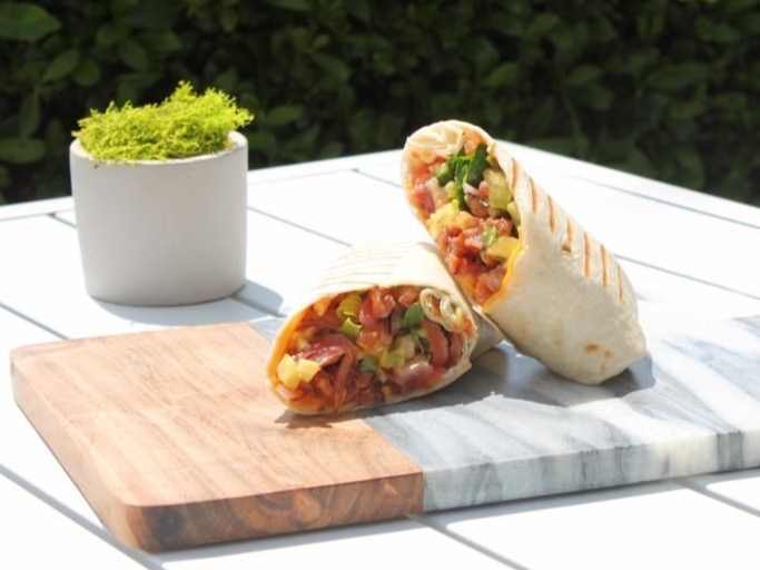 BBQ PULLED PORK WRAP